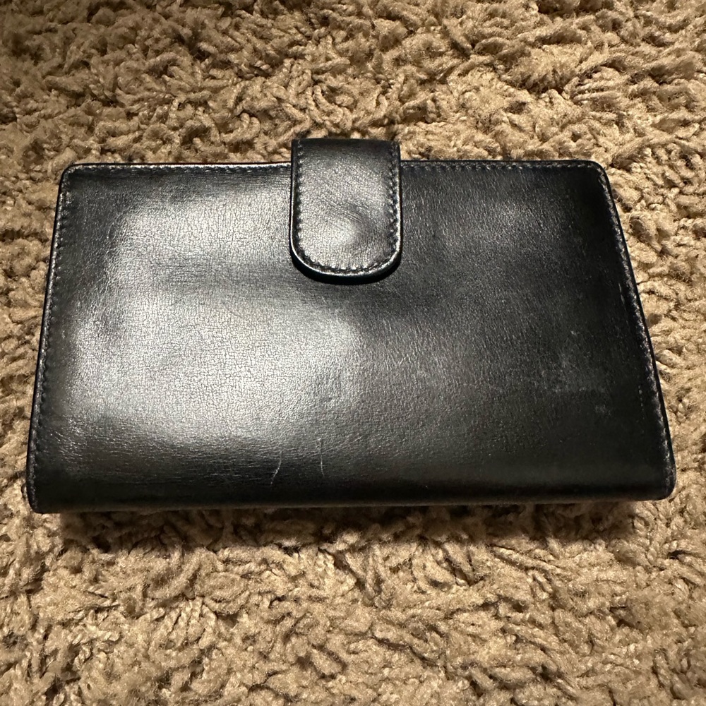 Gucci Two Tone bifold Wallet with Kiss lock change side - Picture 4 of 12